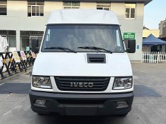 IVECO Daily 2020 2.5T A35 Passenger Van Dual Rear Wheels Medium Roof 5-9 Seater National VI - photo 2