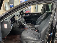Volkswagen Passat 330TSI Elite - ფოტო 8