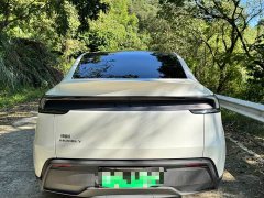 Tesla Model Y Rear-Wheel Drive - ფოტო 6