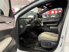Volvo EX30 2025 Rear-Wheel Drive Long Range Plus - ფოტო 6