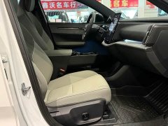 Volvo EX30 2025 Rear-Wheel Drive Long Range Plus - ფოტო 8