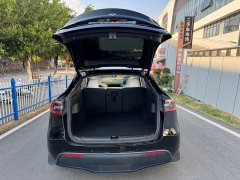 Tesla Model Y Rear-Wheel Drive - ფოტო 11
