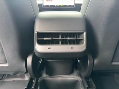 Tesla Model Y Rear-Wheel Drive - ფოტო 11