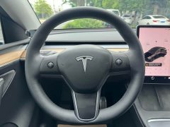 Tesla Model Y Rear-Wheel Drive - ფოტო 4