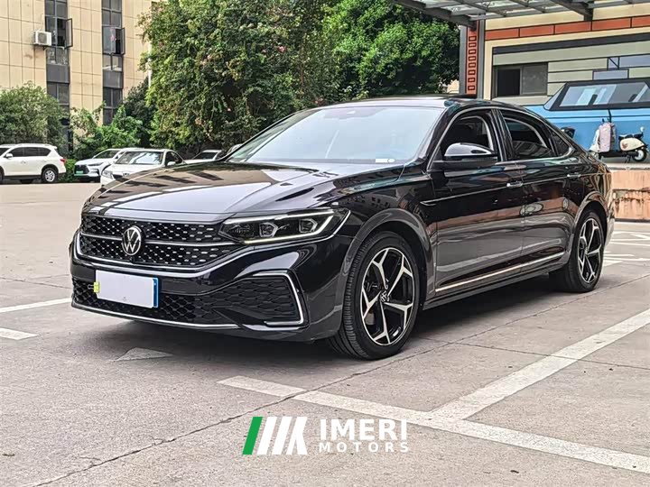 Volkswagen Passat 330TSI Starry Sky Luxury Edition - ავტომობილი ჩინეთიდან