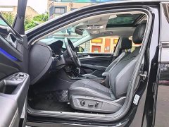 Volkswagen Passat 330TSI Starry Sky Luxury Edition - ფოტო 5