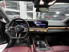 BMW 5 Series 530Li Luxury M Sport Package - ფოტო 10