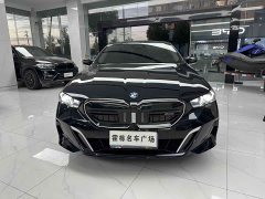 BMW 5 Series 530Li Luxury M Sport Package - ფოტო 2