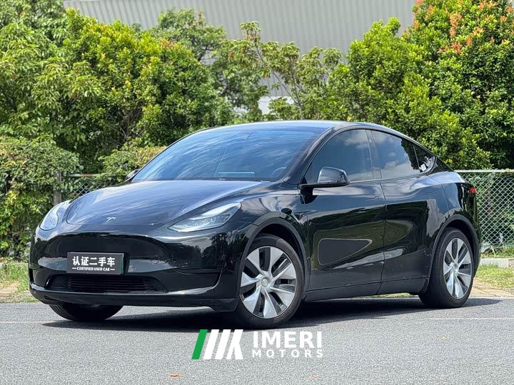 Tesla Model Y Facelift Rear-Wheel Drive