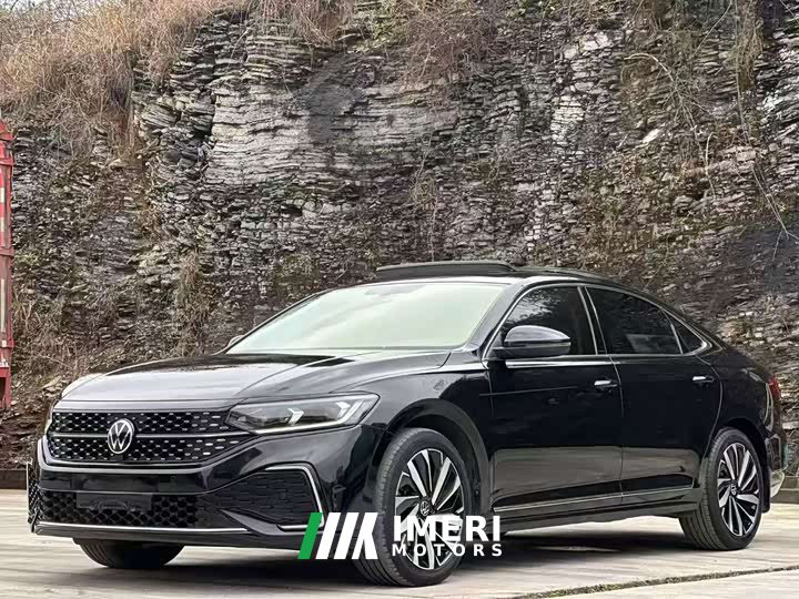 Volkswagen Passat 330TSI Starry Sky Elite