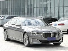 BMW 7 Series 740Li Premier Luxury Package - фото 3