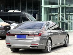 BMW 7 Series 740Li Premier Luxury Package - фото 7