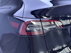 Tesla Model Y Rear-Wheel Drive - ფოტო 17