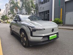 Volvo EX30 2025 Rear-Wheel Drive Extended Range Ultra - ფოტო 3