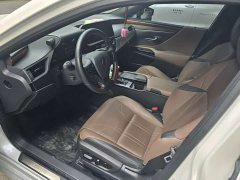 Lexus ES 300h Premium Edition - ფოტო 9