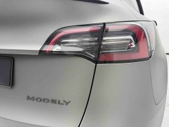 Tesla Model Y Long Range All-Wheel Drive - ფოტო 7