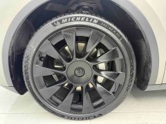 Tesla Model Y Long Range All-Wheel Drive - ფოტო 8