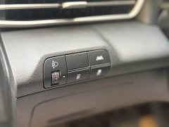 Hyundai Elantra 1.5L CVT Luxury - ფოტო 10