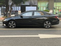 Hyundai Elantra 1.5L CVT Luxury - ფოტო 12