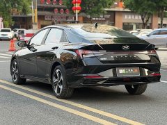 Hyundai Elantra 1.5L CVT Luxury - ფოტო 15