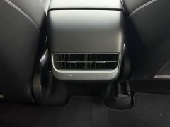 Tesla Model Y Standard Range RWD - ფოტო 17