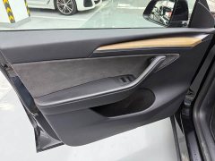 Tesla Model Y Standard Range RWD - ფოტო 6