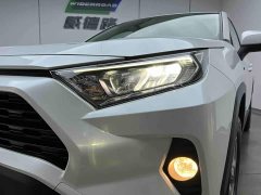 Toyota RAV4 2022 Hybrid 2.5L E-CVT FWD Elite - ფოტო 17