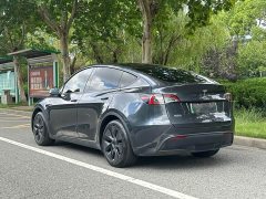 Tesla Model Y Rear-Wheel Drive - ფოტო 4