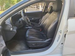 Hyundai Elantra 1.5L CVT Luxury - ფოტო 11