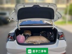 Hyundai Elantra 1.5L CVT Luxury - ფოტო 15