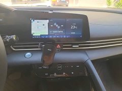 Hyundai Elantra 1.5L CVT Luxury - ფოტო 9