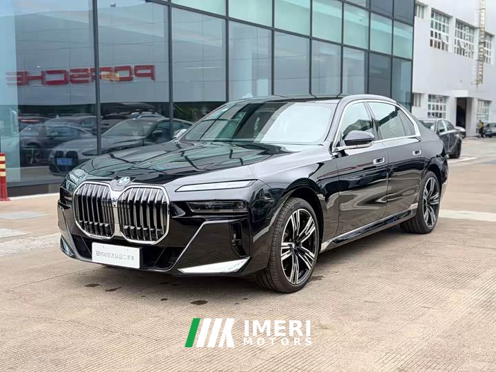 BMW 7 Series Facelift 740Li Luxury M Sport Package - ავტომობილი ჩინეთიდან