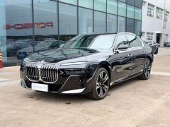 BMW 7 Series Facelift 740Li Luxury M Sport Package - ფოტო 1