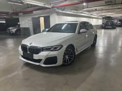 BMW 5 Series 525Li M Sport Package - ფოტო 1