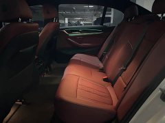 BMW 5 Series 525Li M Sport Package - ფოტო 8