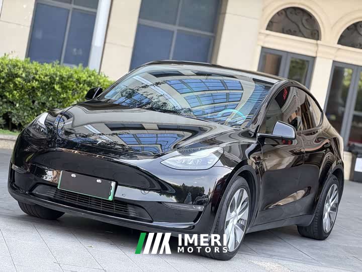 Tesla Model Y Standard Range RWD