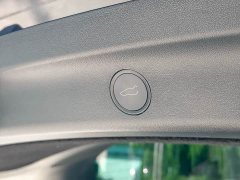 Tesla Model Y Rear-Wheel Drive - ფოტო 10