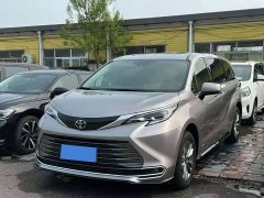 Toyota Sienna 2.5L Hybrid Luxury Edition - ფოტო 1