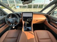 Toyota Alphard Hybrid 2.5L Premium Edition - ფოტო 8