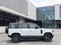 Land Rover Defender 110 P400 SE - ფოტო 19