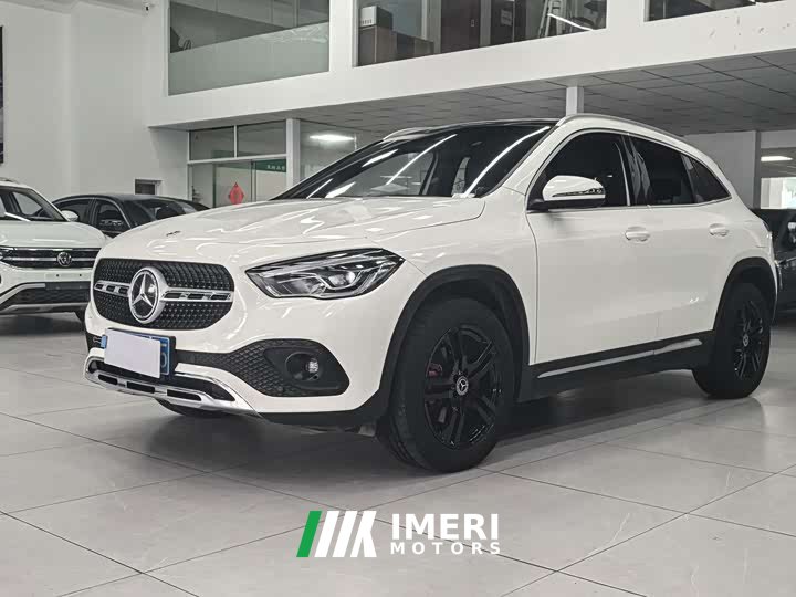 Mercedes-Benz GLA 200