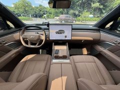Nio Lerado L90 Max Six-Seater - ფოტო 12