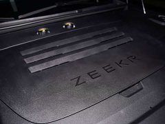 Zeekr Geely Zeekr 9X 2025 Hyper Edition 70kWh Six-Seater - ფოტო 6