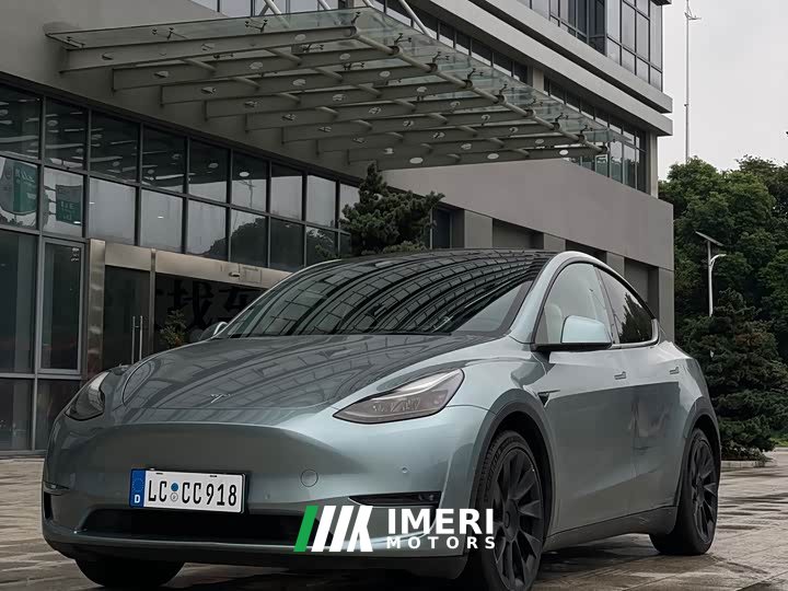 Tesla Model Y Standard Range RWD