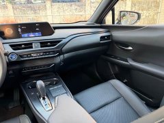 Lexus UX New Energy 2020 300e Pure Joy Edition - photo 8