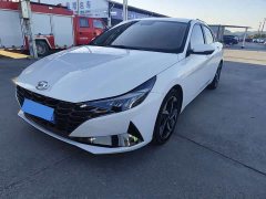 Hyundai Elantra 2022 1.5L CVT Luxury - ფოტო 1
