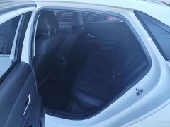 Hyundai Elantra 2022 1.5L CVT Luxury - ფოტო 10