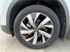 Volkswagen Taos 330TSI FWD Luxury Smart Connect Edition - ფოტო 19