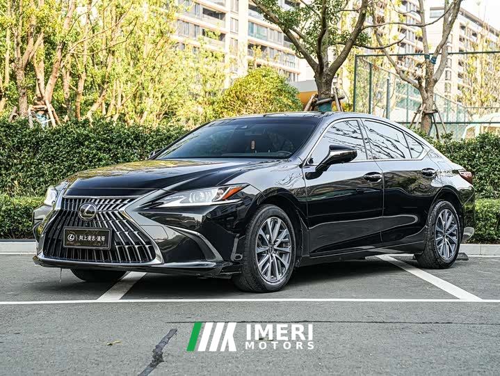 Lexus ES 200 Premium Edition