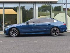 BMW 5 Series 530Li Luxury M Sport Package - ფოტო 4